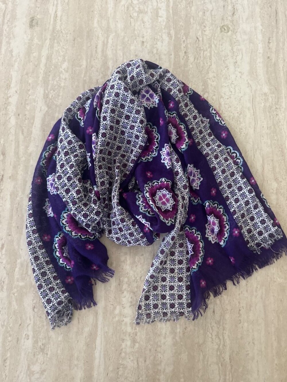 Vera Bradley Purple Floral Art to Wear Artsy Bloom Cottage Fringe Scarf Wrap
